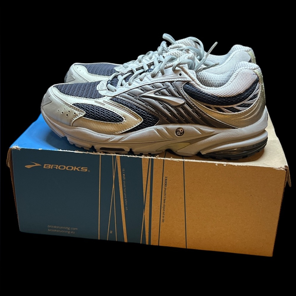 Size 10.5 WIDTH‎ - Beast  MEDIUM USA Magnum/Sivr/Blk/Tarn D 1100521D091.105 - Picture 2 of 7